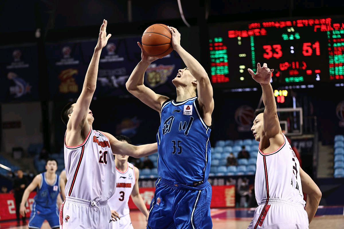 郭少vs周琦视频,cba周琦王少杰