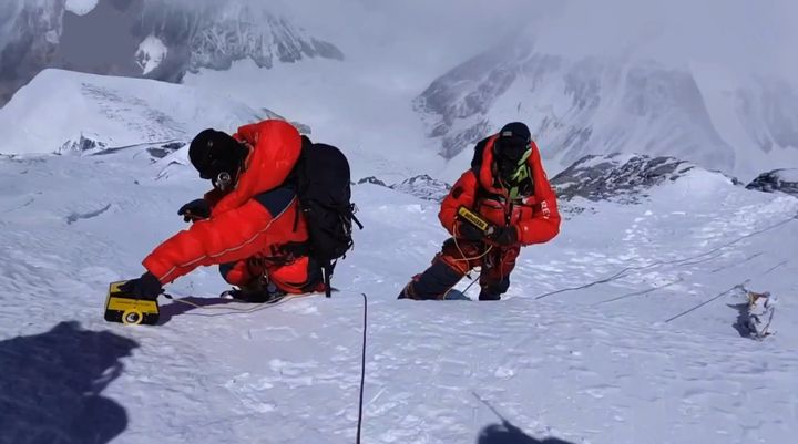 目前珠峰高度是多少,珠峰高度变化