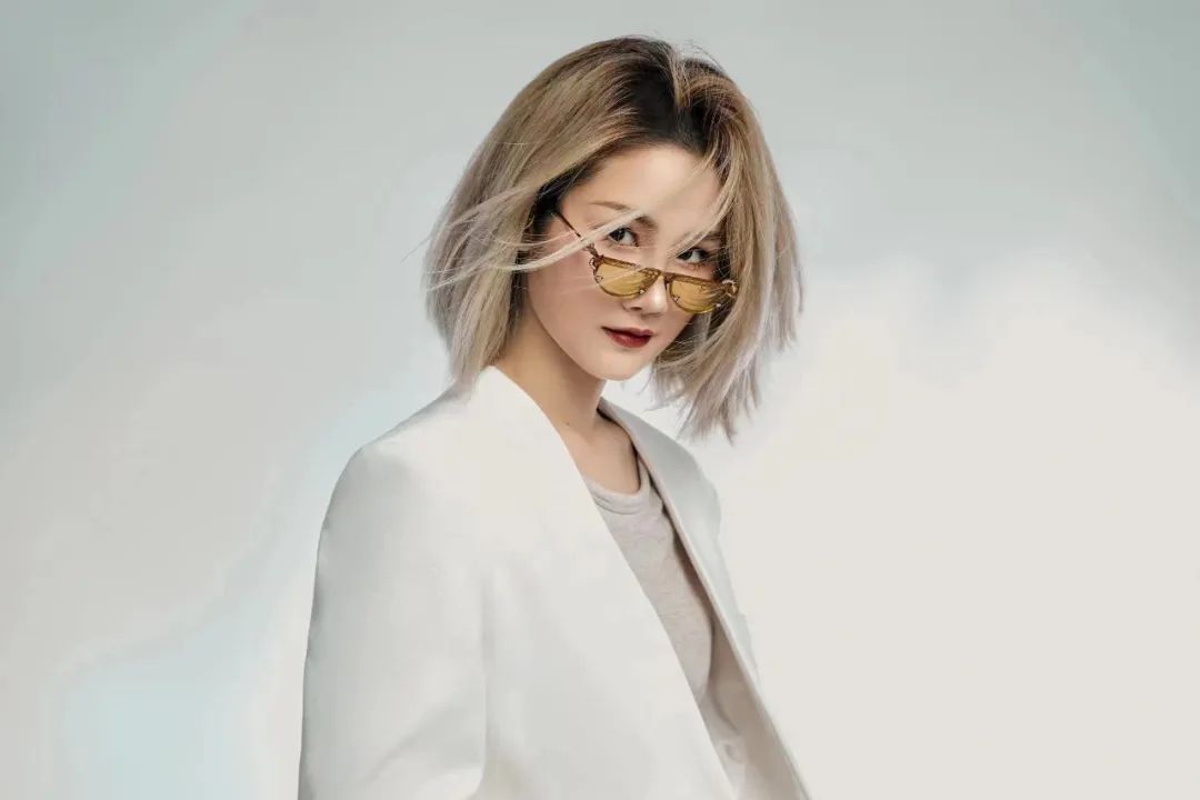 时隔3年又来日内瓦珠宝展大寻宝，竟然还见到了JAR真身！