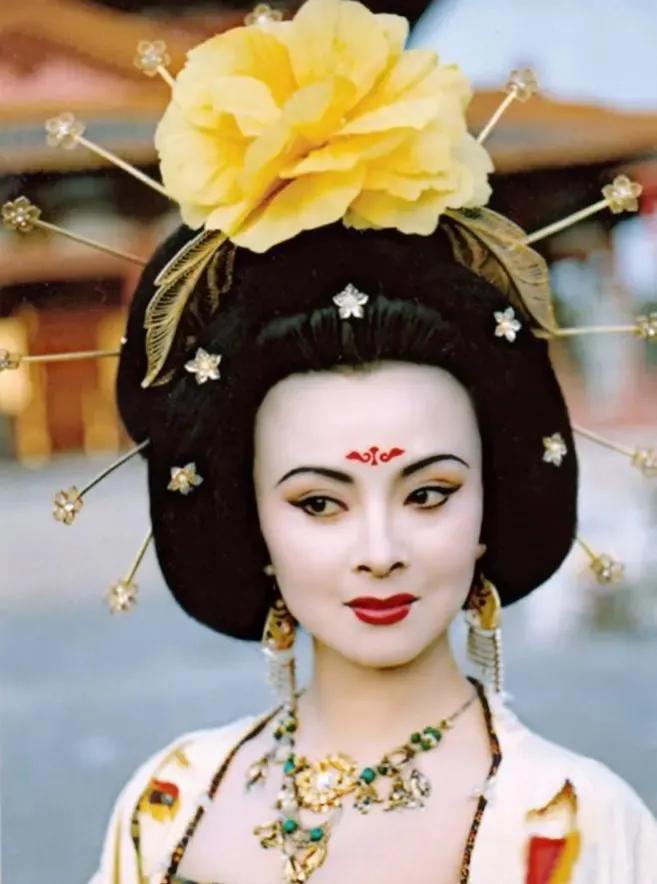 揭秘杨贵妃与安禄山真实关系,杨贵妃和安禄山之间有哪些故事