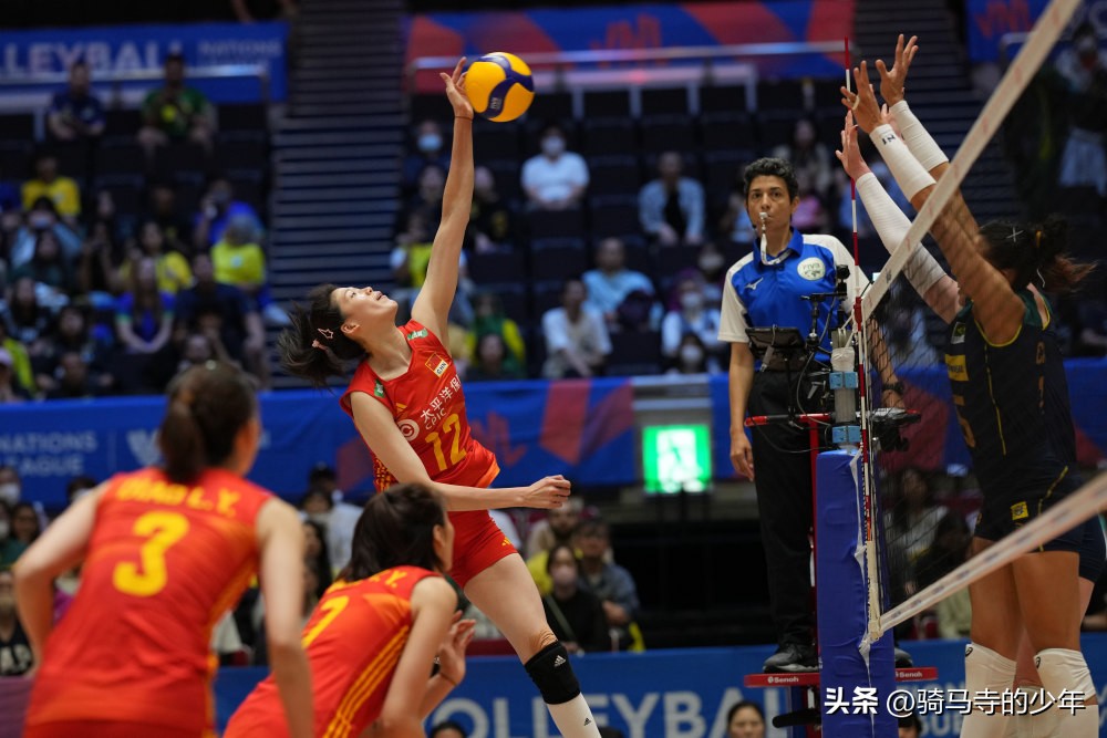 19年女排中国对战日本全局回放,中国女排战胜日本女排第三局比赛