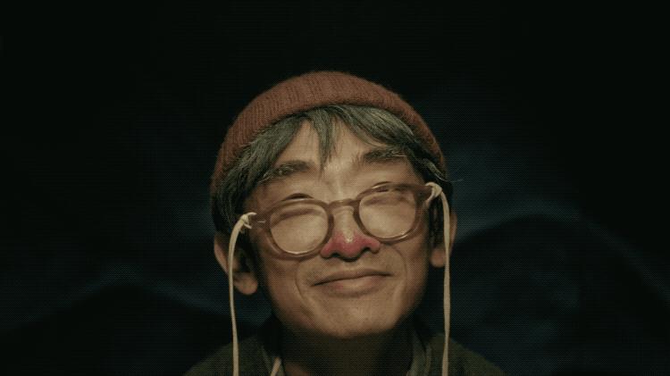 自称“野路子”出身，他却拍出口碑异常火爆的神片