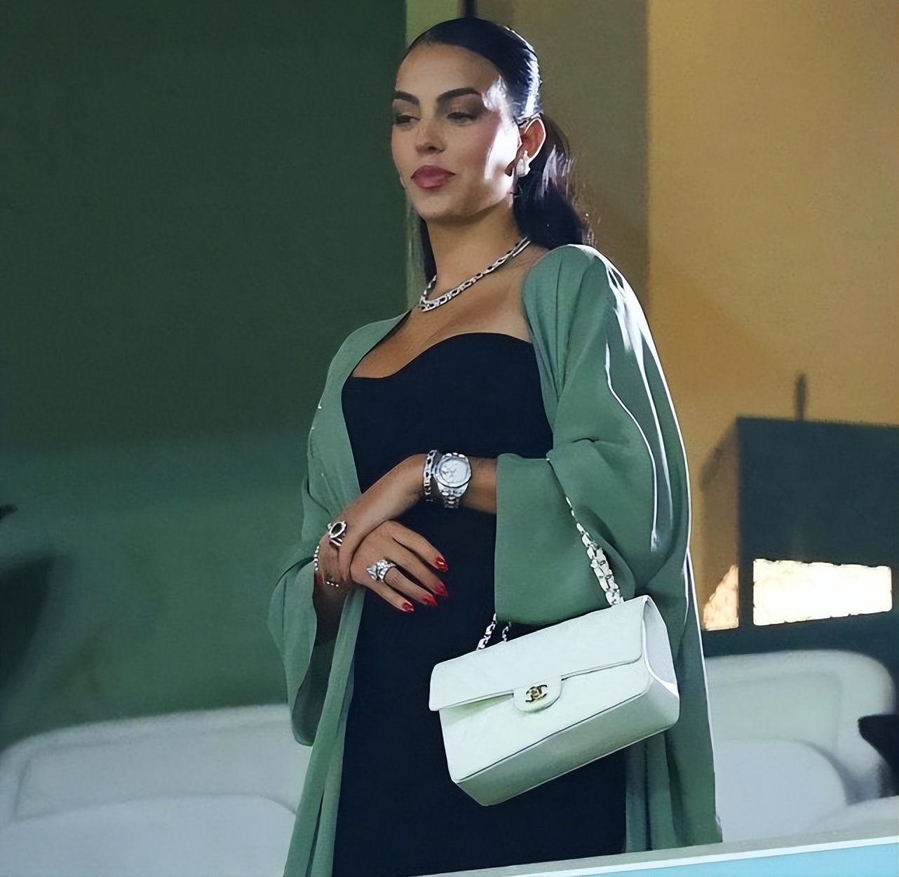 c罗和卡戴珊有多少个小孩,c罗女友生了几个孩子