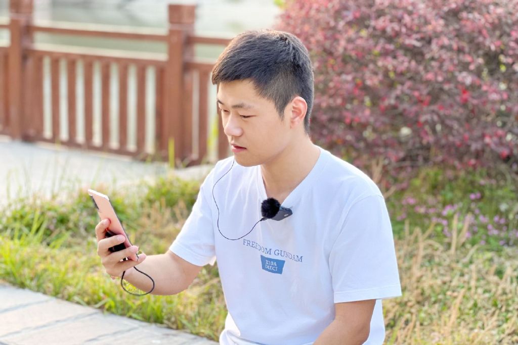 唱吧v6无线领夹麦克风直播唱歌,唱吧领夹麦v6介绍