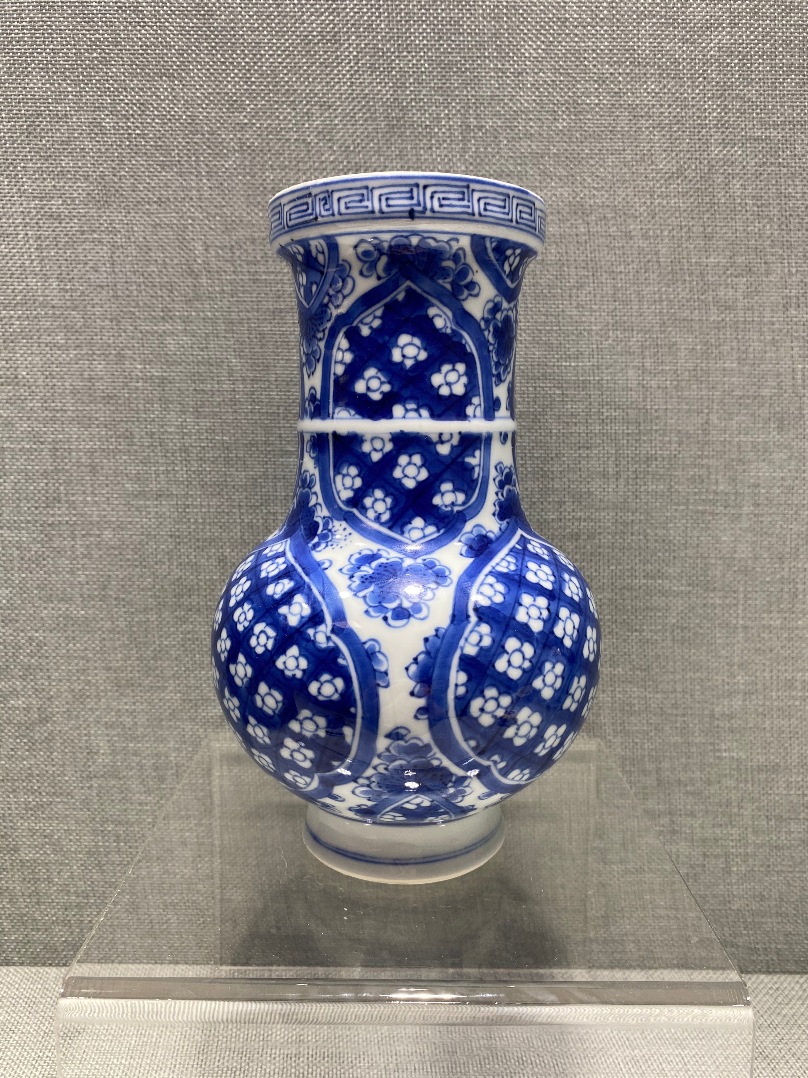 清冰梅瓷器,冰梅瓷器有没有官窑款式