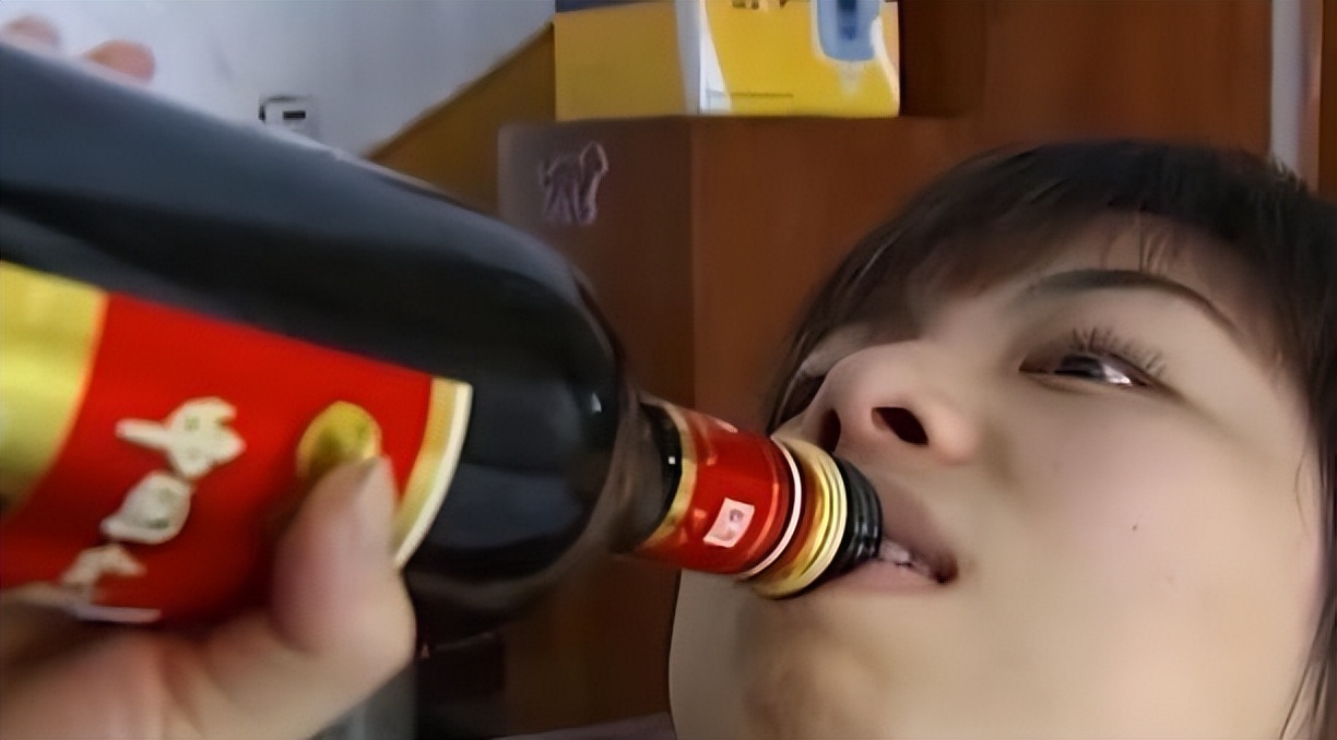 千杯不醉女孩刘静,湖南女孩刘静千杯不醉的视频播放