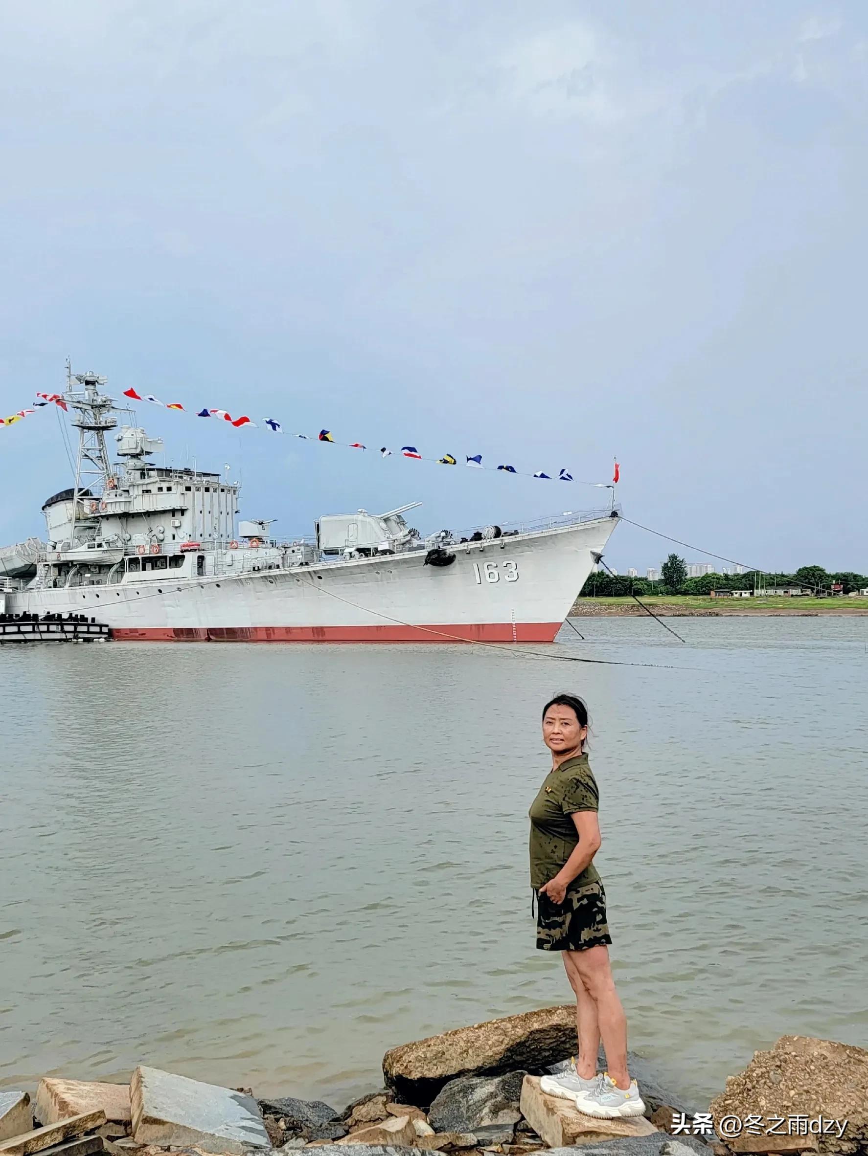 南昌舰主题园凤凰洲湿地公园,凤凰洲建军广场