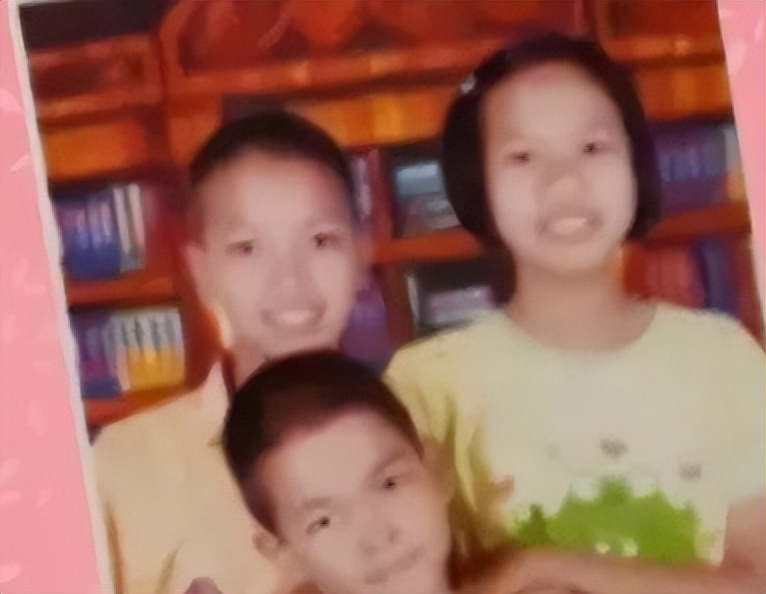 泰国皇后妮莎百科,泰国皇后妮莎颜值