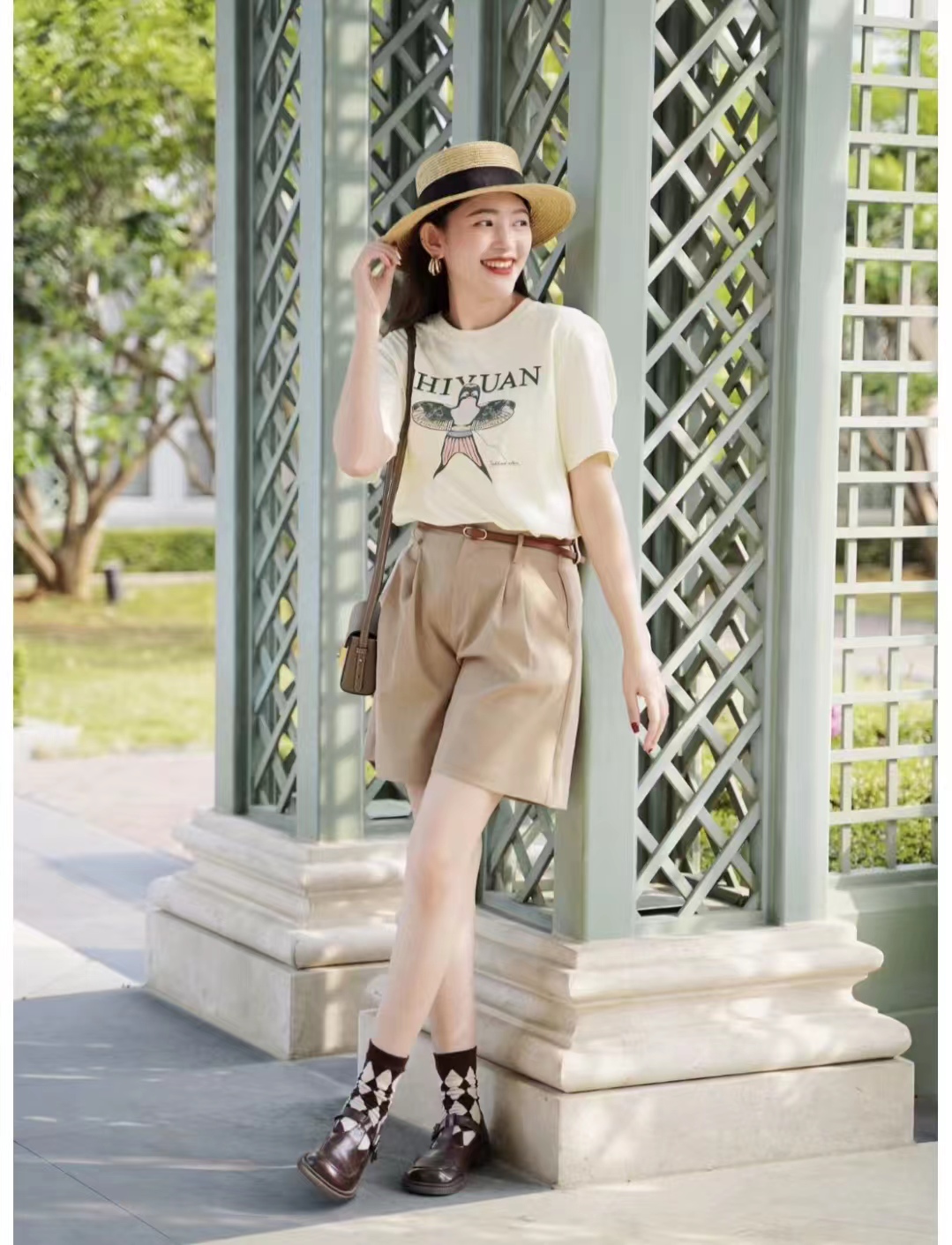 卡其色衣服怎样搭出高级感,卡其色短大衣的最佳搭配高级感