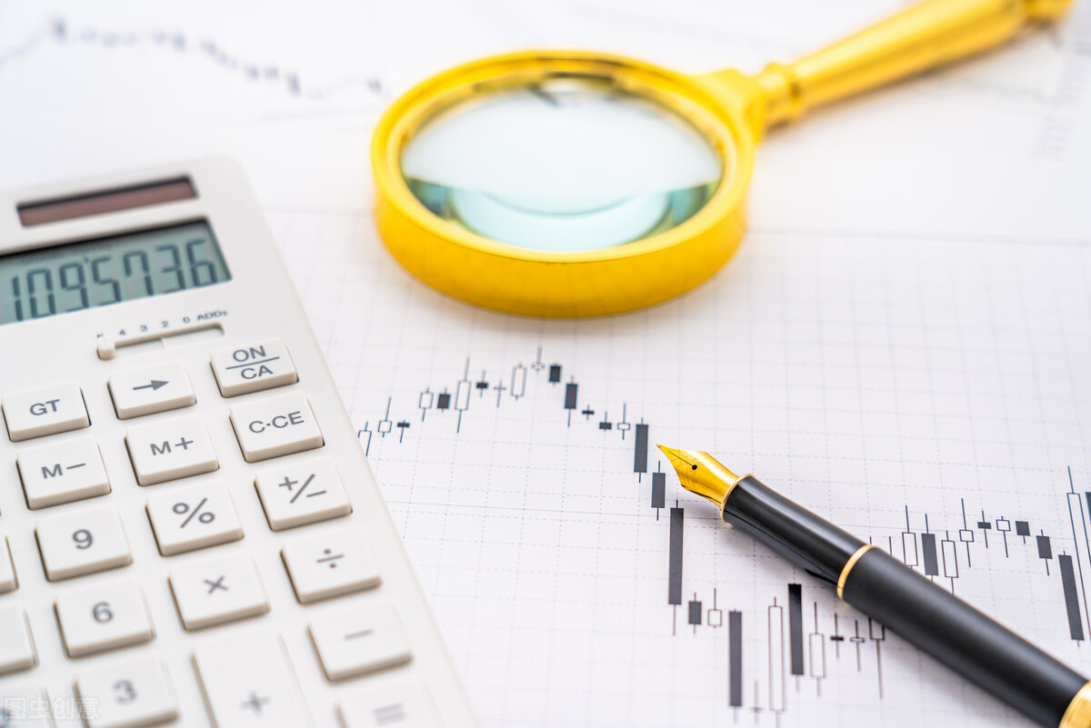 以炒股的名义诈骗如何判刑,卖炒股软件指标属于诈骗罪吗