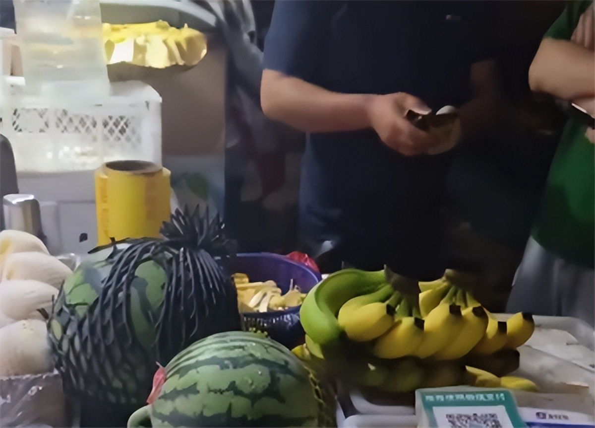 当无良商贩遇到较真学生，大战背后，昧了多少良心