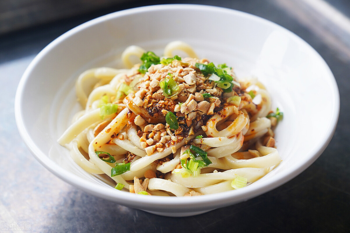 去成都一定要去尝尝最地道的美食,推荐一下成都必吃的美食