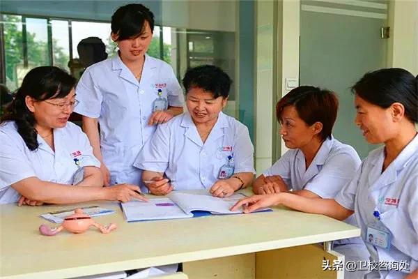 女孩学医专业就业前景,学医女生适合的职业