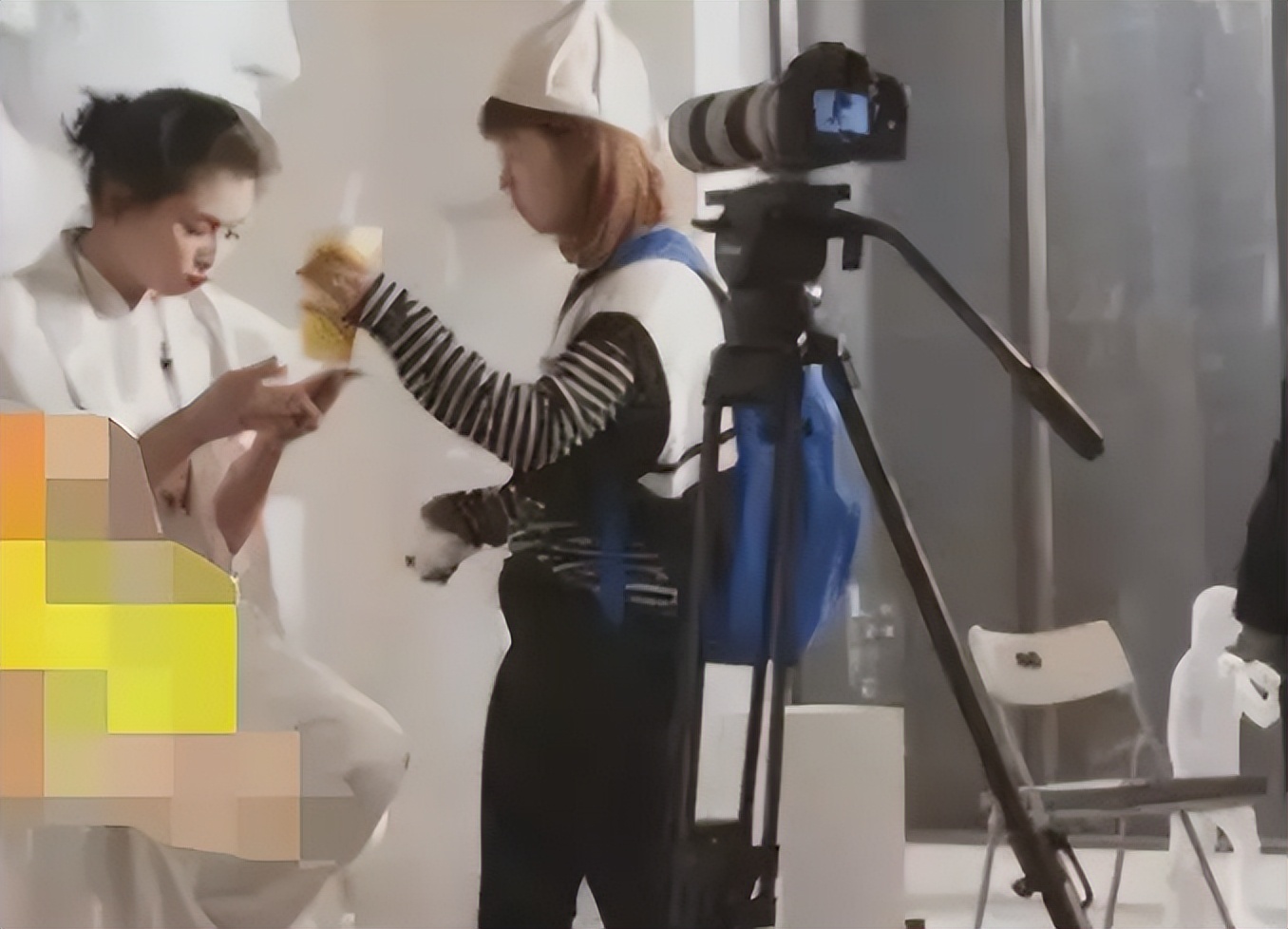 人前明星人后大爷,浴缸陪睡跪地穿鞋,这都是谁给的底气?