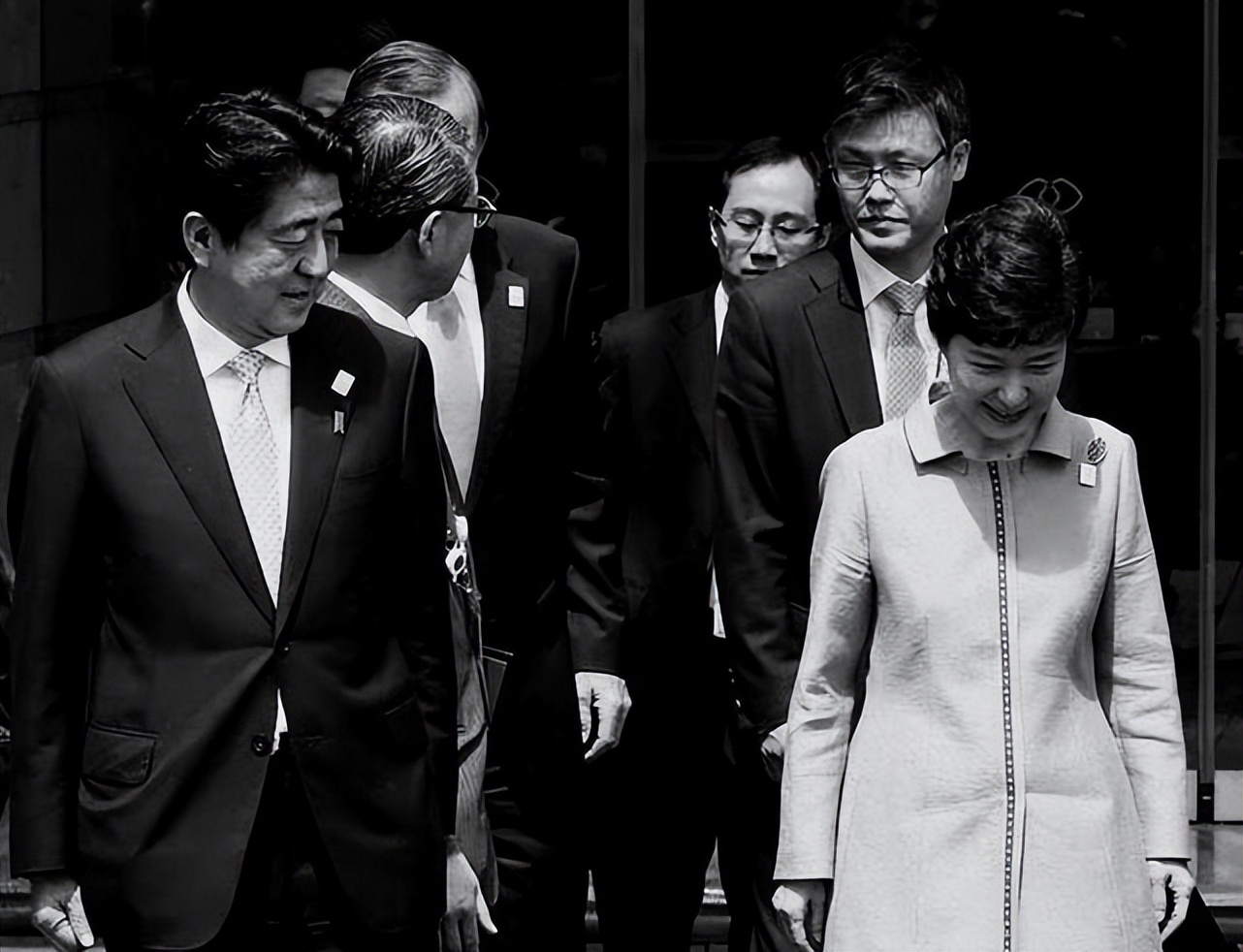 中日韩重启互动会给东北亚带来啥,日韩“穿梭外交”重启