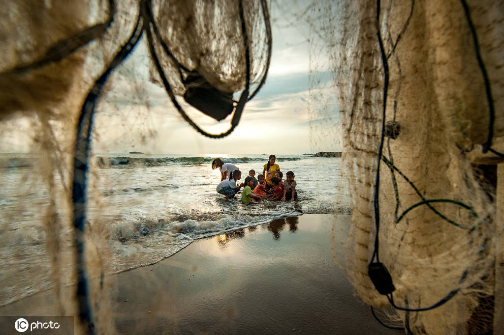 苹果官网、12306、BOSS直聘，同一天崩溃！