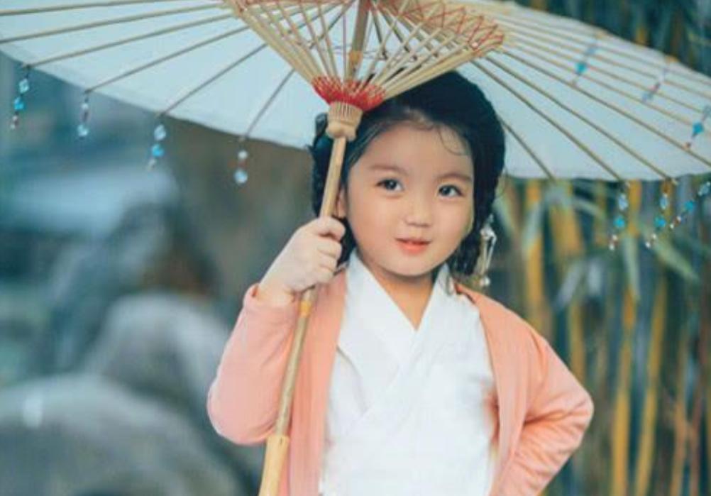 阿拉蕾长大后的样子9岁,阿拉蕾可爱萌娃