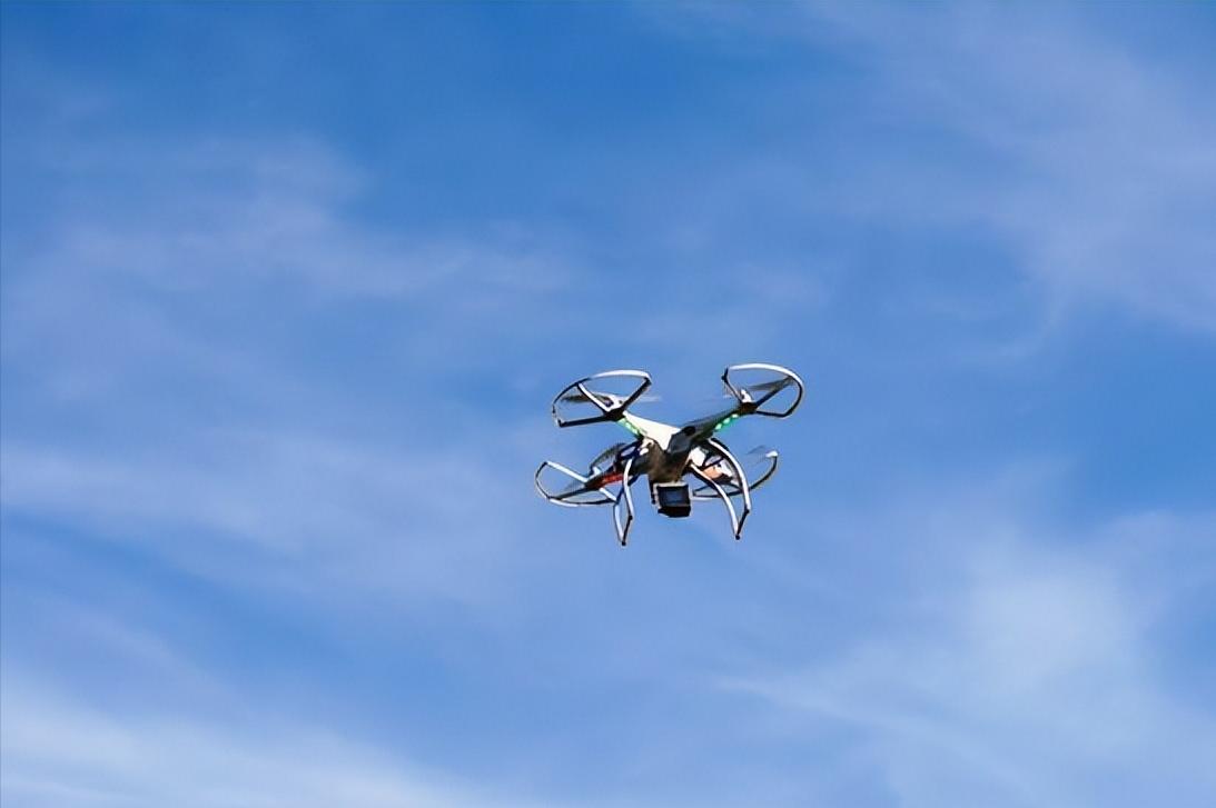 无人机群精准控制技术,无人机群运用领域