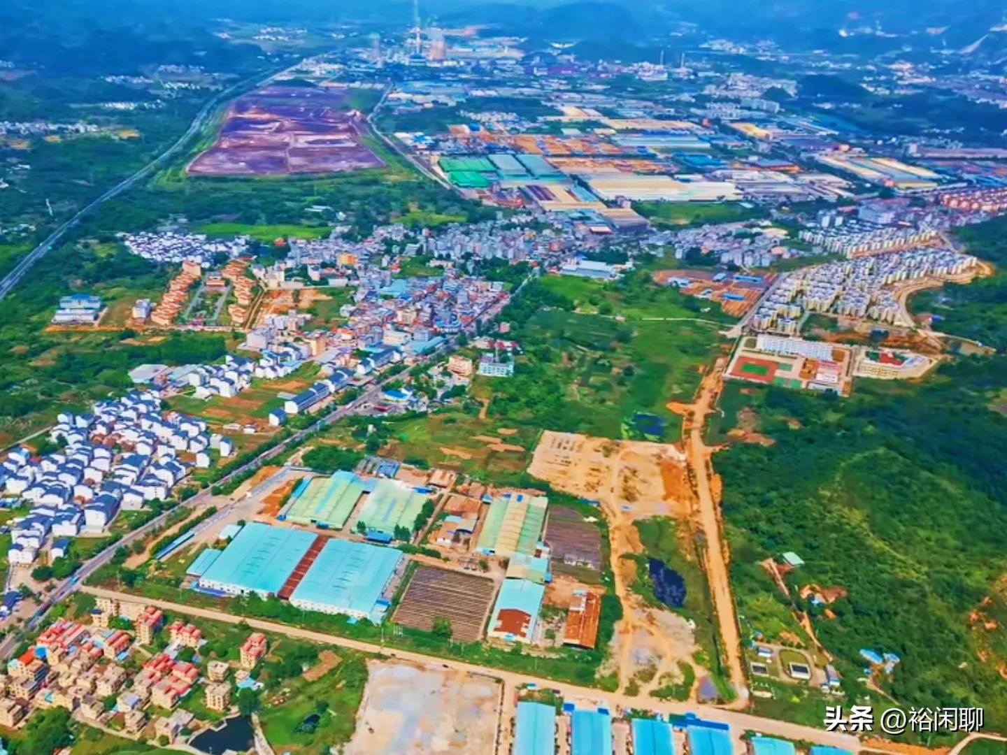 广西西部工业第一镇，是著名的铝材业基地，经济实力强悍