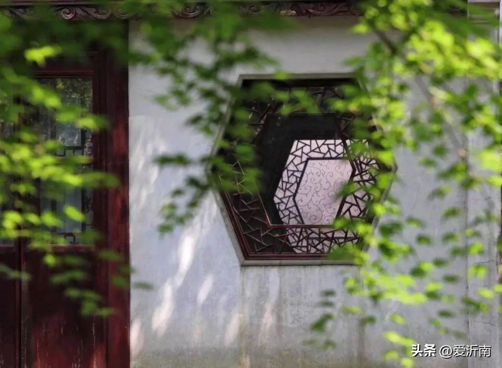 十首绝美夏天诗词大全,微雨过小荷翻榴花开欲然全诗