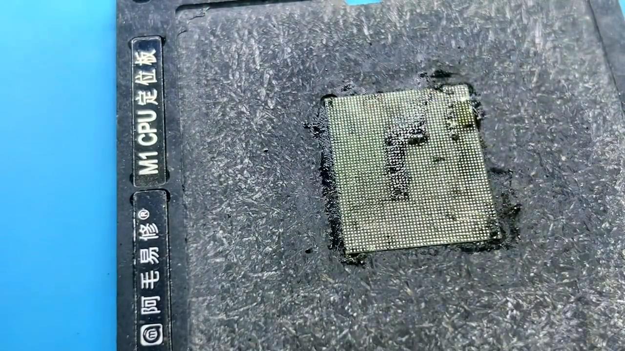 摔倒四分五裂的Mac如何修复？数据又该如何保住呢#芯片级维修