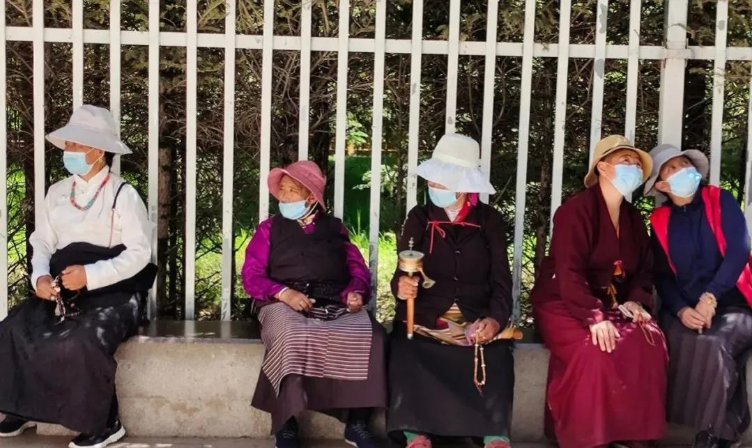 拉萨布达拉宫一万元可以玩下来不,拉萨布达拉宫海拔高度是多少米