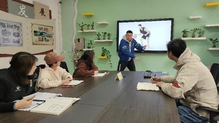 鐧藉鑹烘湳鍩硅,鐗硅壊鏁欒偛鍝佺墝鍒涘缓