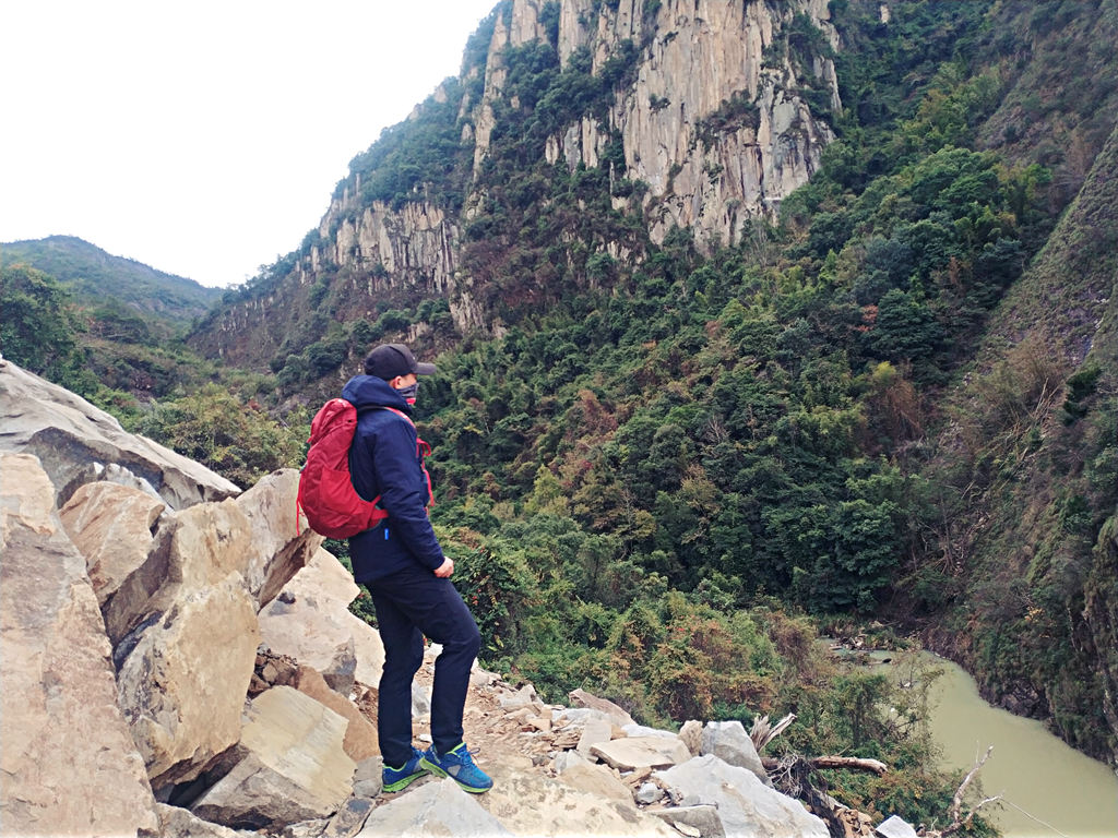 连帽棉服男女同款冬季加厚保暖款,冬季放牧穿的防寒加厚棉服