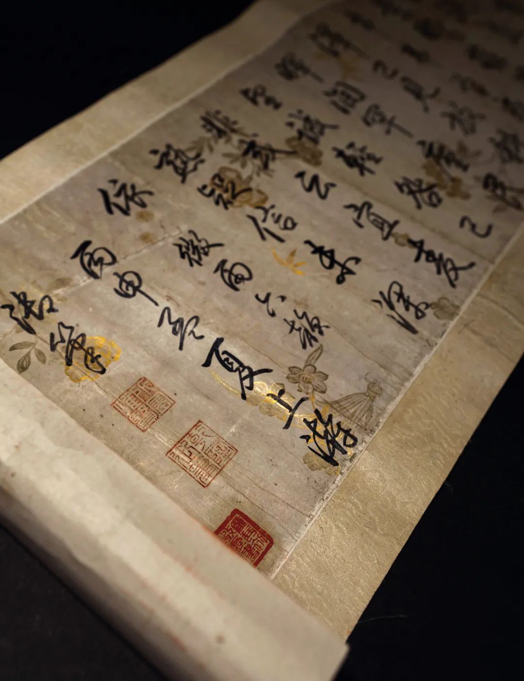 乾隆“微信”之霸气大阪上氏拍卖十周年亮相《咏微雨诗》可见一斑