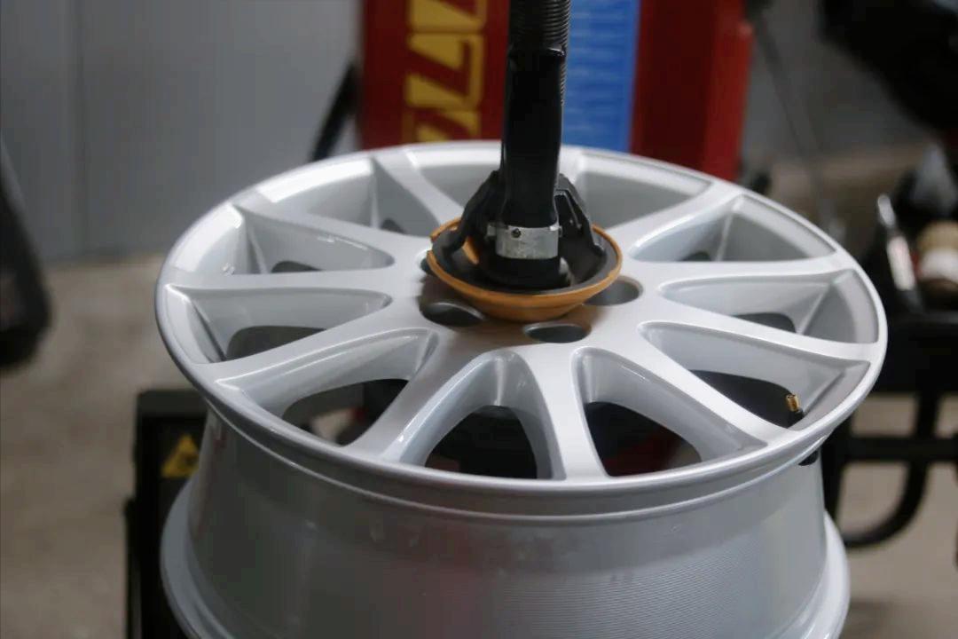 12代皇冠翻新后能开多久,坏掉的车改造成新车