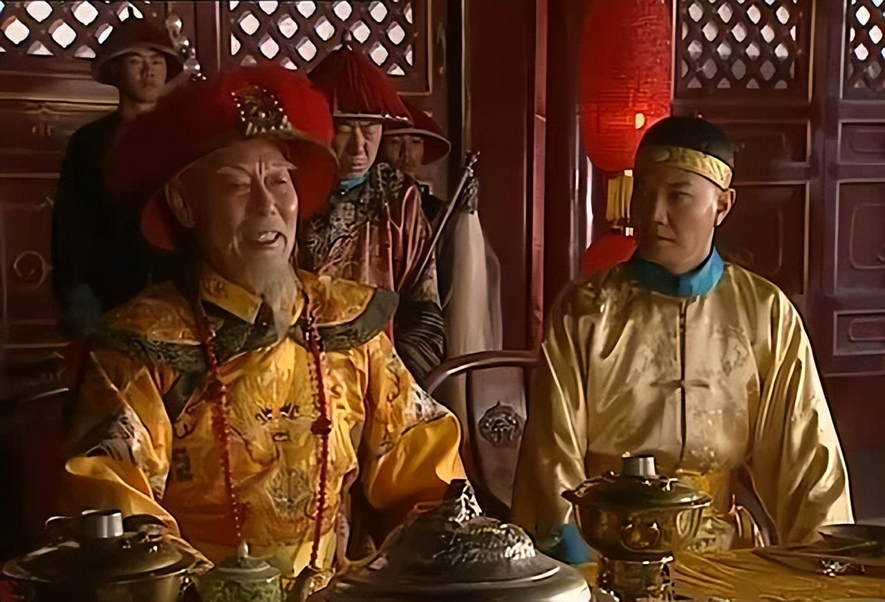 嘉庆称帝后与乾隆分工：乾隆退而不让，和珅二皇帝，嘉庆侍皇帝