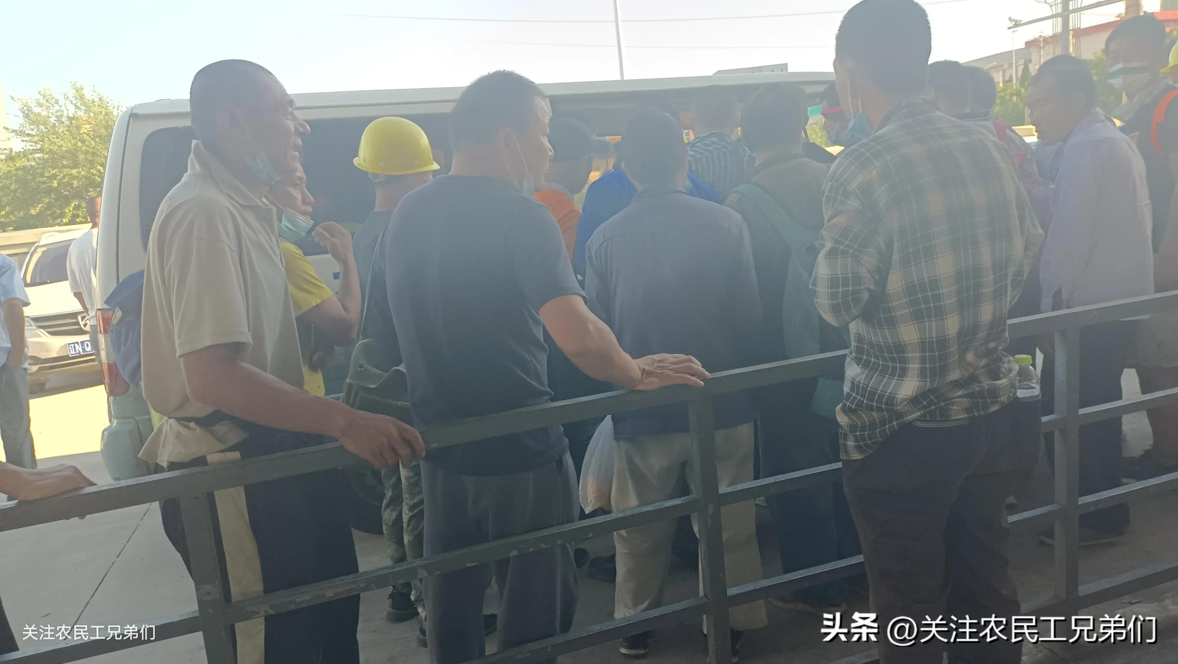 日结工400元一天的工作,日结小时工一天挣多少钱