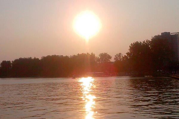 出汗就是排毒可能是体虚的表现,出汗是身体在消耗热量