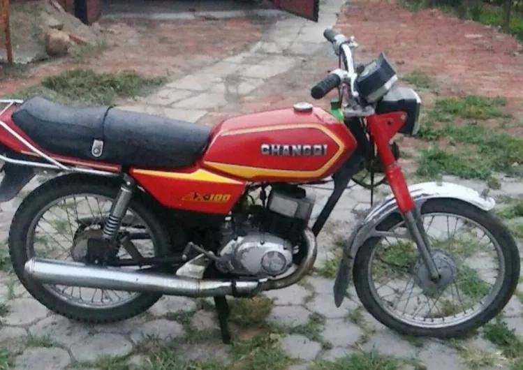 金城铃木ax100和金城100的区别,铃木ax100摩托车爆发力好吗