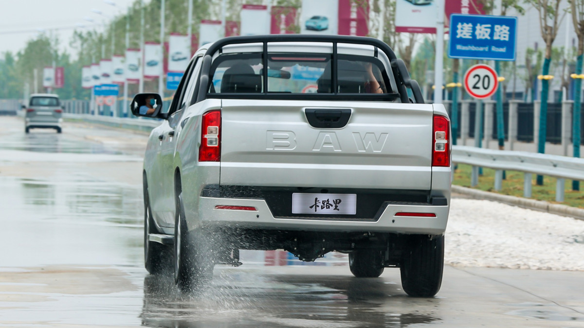 一下子发布13款新车，北汽制造诠释了什么叫“粗制滥造”