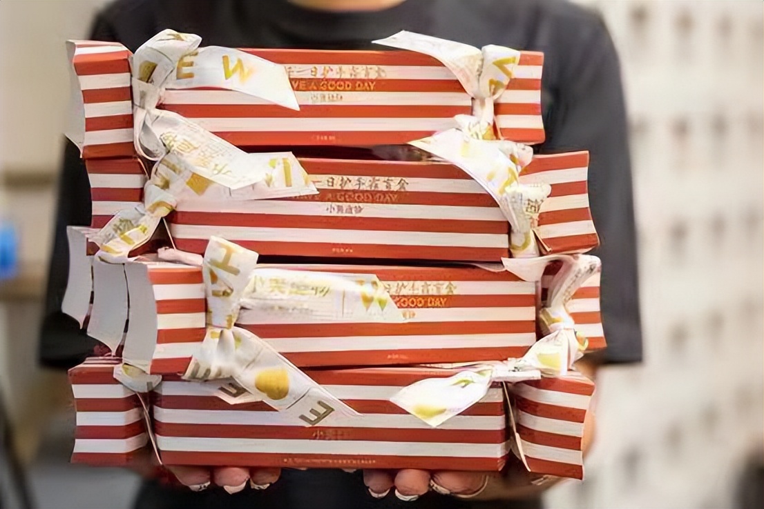 一份仪式感满满的结婚伴手礼,丰富精致的结婚伴手礼