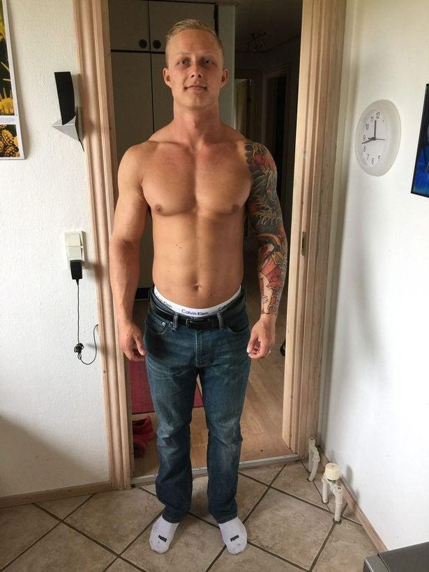 精神小伙纹身和老传统纹身对比图,25岁纹身男