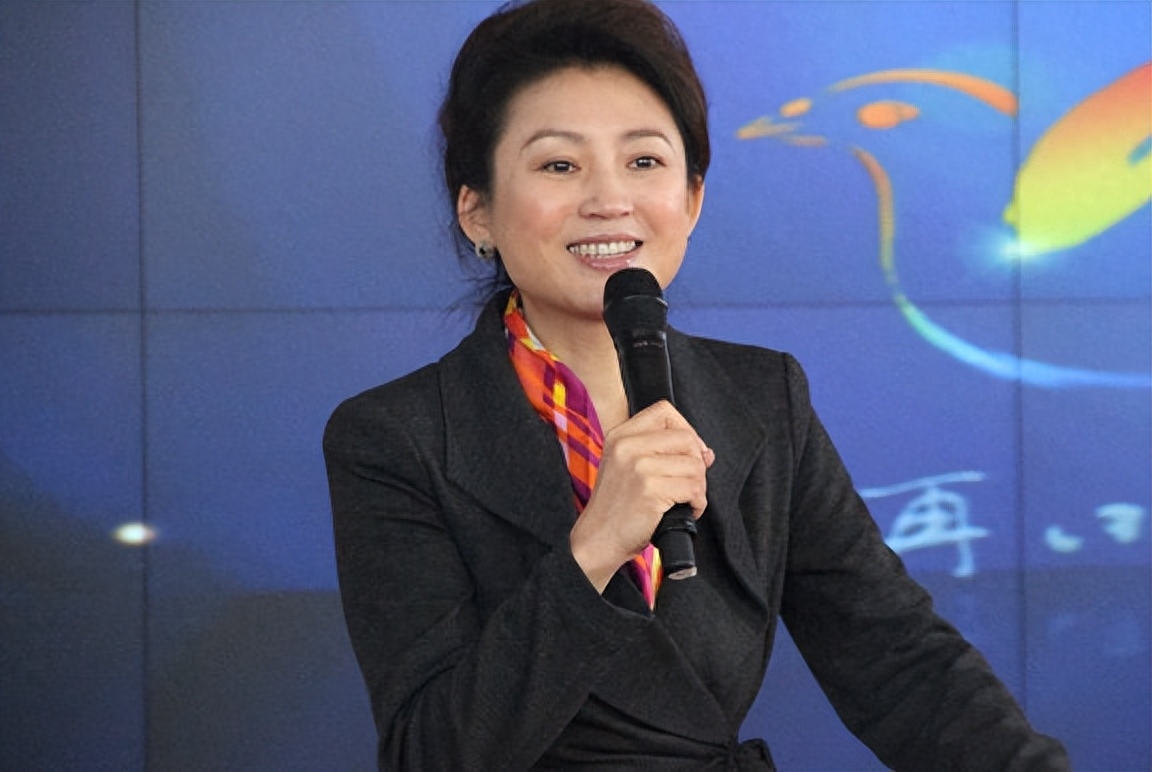 央视一姐王小丫的视频,央视主持人王小丫2000年身体状况