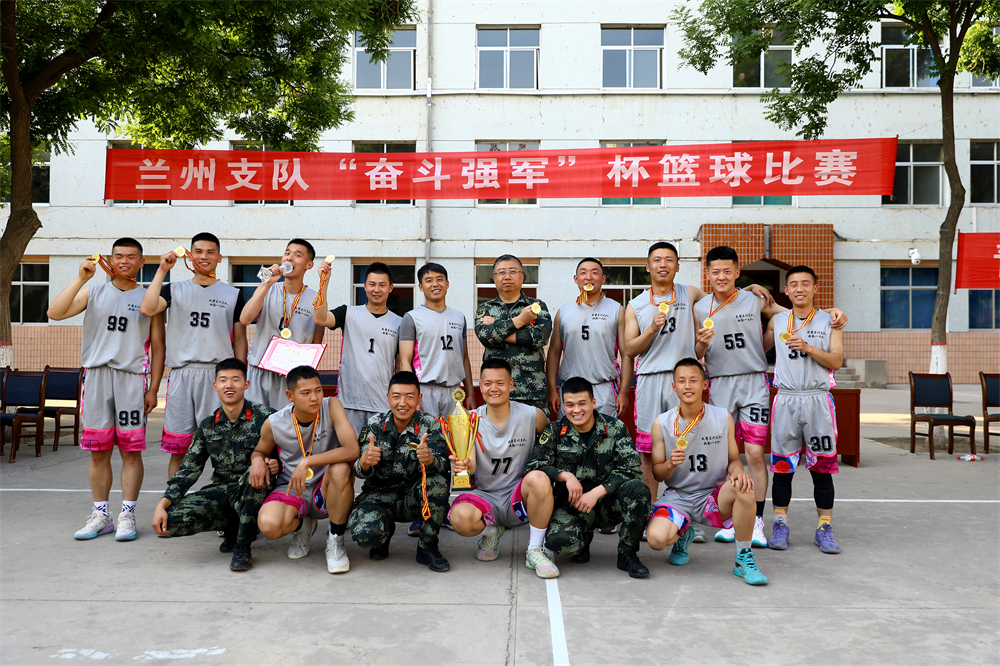 迎“篮”而上青春飞扬