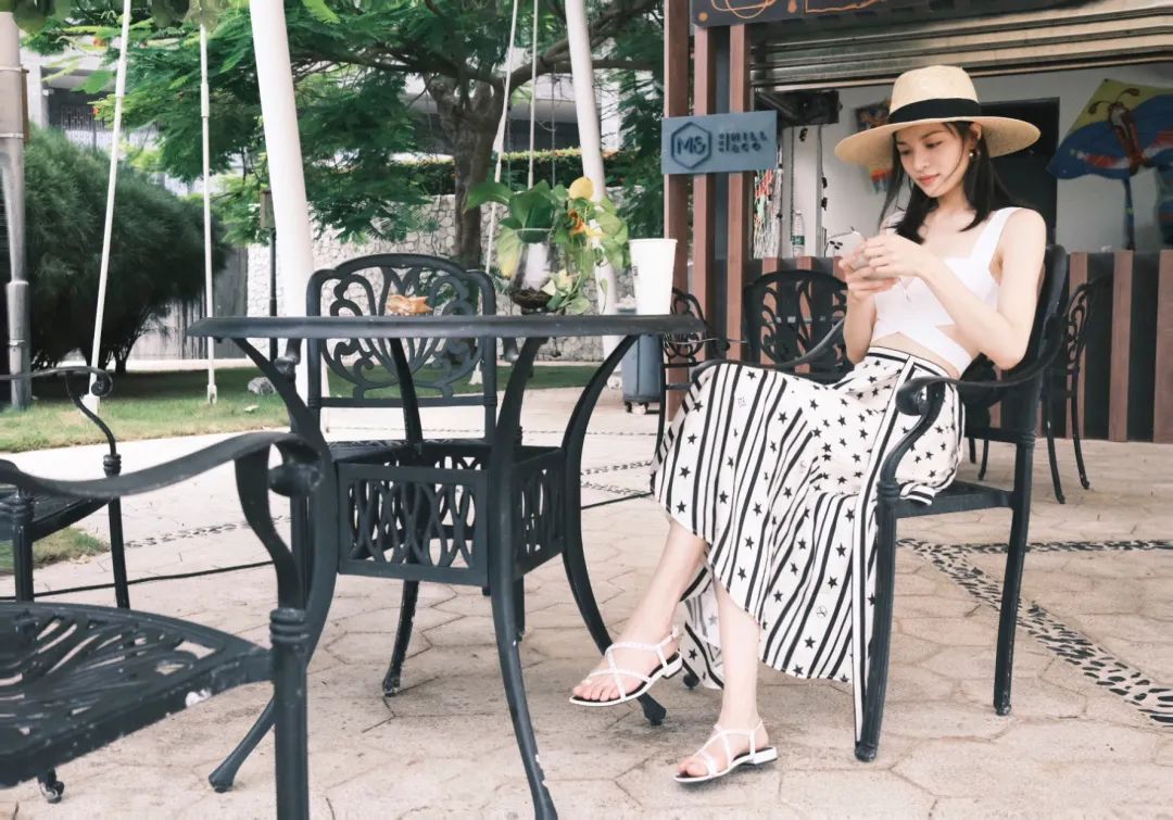 夏日穿搭明星同款,女明星夏季平价同款私服
