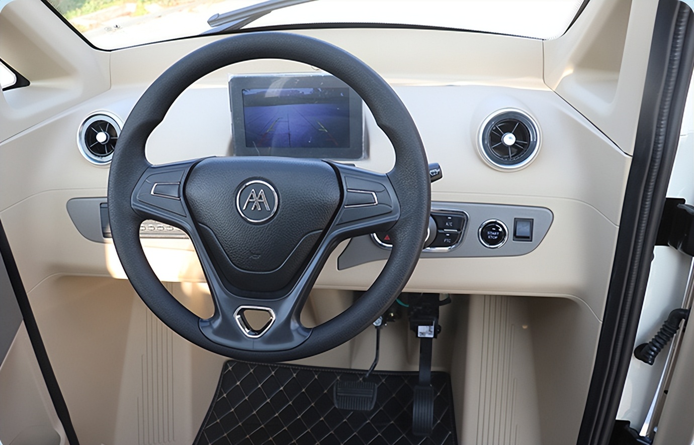 爱玛和金彭电动四轮车哪个好,金彭艾米和爱玛四轮车