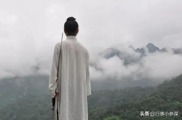 成大事的人是如何收获人心的,成大事的人都要经历身心的大磨难