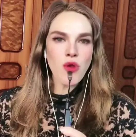 俄罗斯美女娜娜最新视频,俄罗斯美女娜娜直播