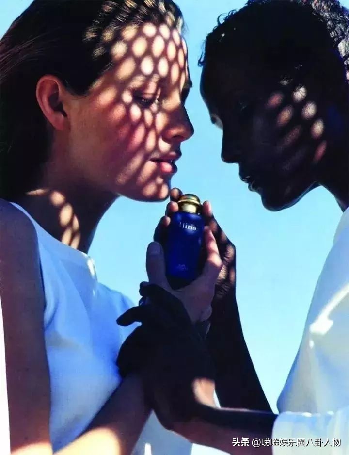 华莉丝：12岁被父亲卖给老头，32岁她终止非洲割礼，终结千年习俗