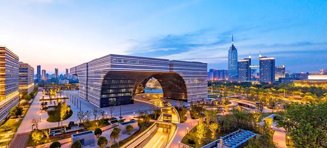 距“万亿GDP之城”仅一步之遥，这个地级市的“突破口”在哪？