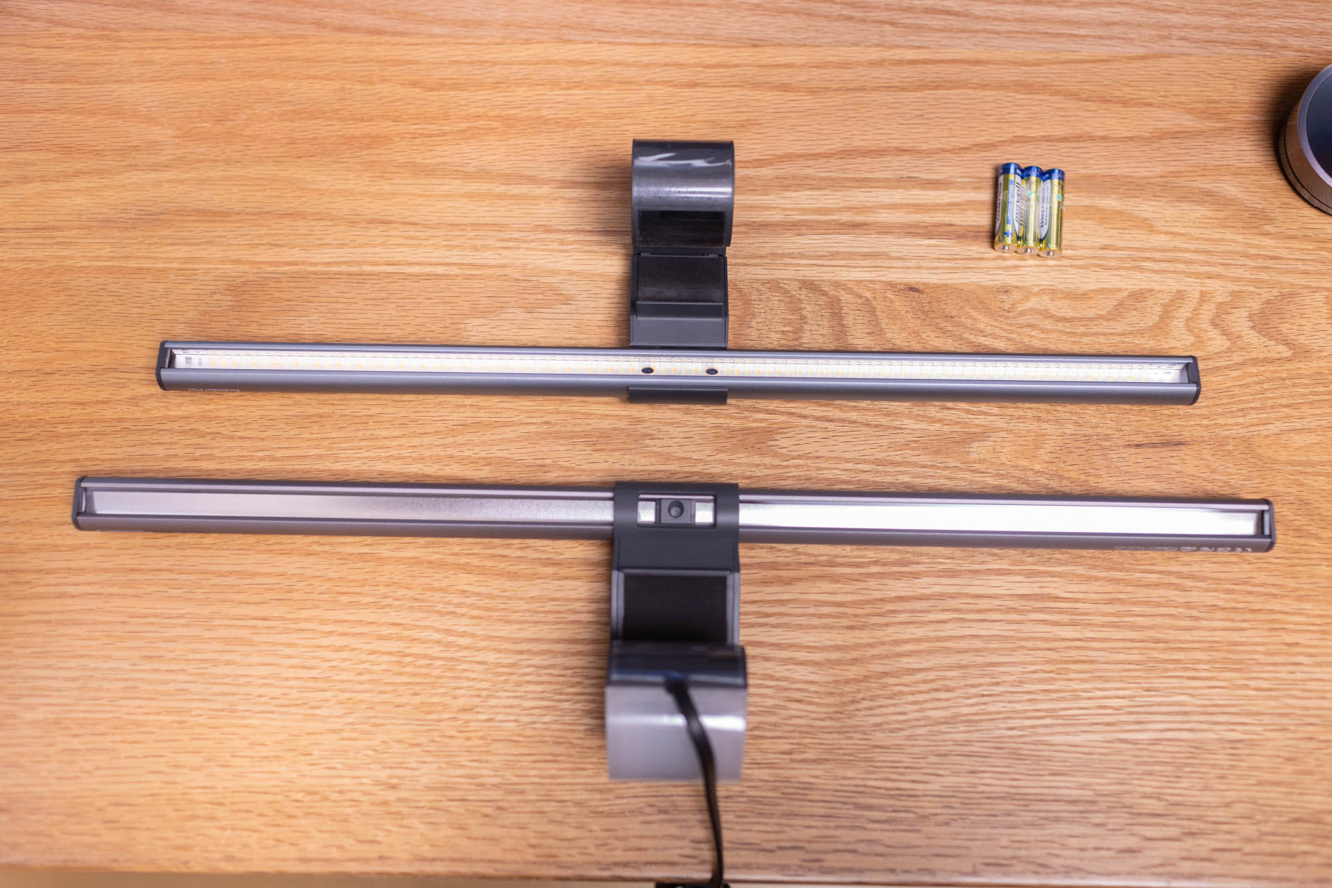 23.8英寸显示器桌面效果,桌面1.3米扩展显示器