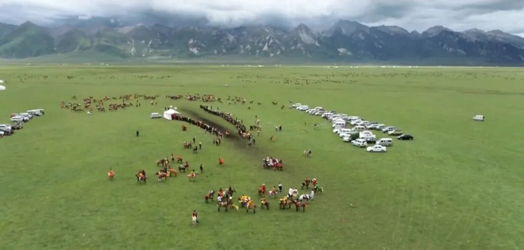 火出了圈,甘孜文旅局长化身侠客火出圈