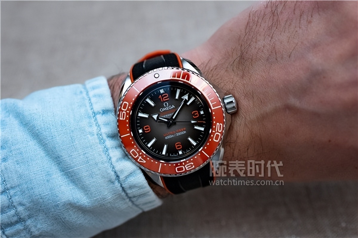 绿色已经不香了,盘点4款橙色腕表新款