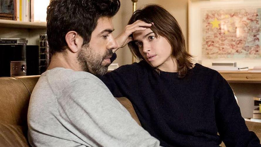 《错换人生》:以轻松幽默的手法呈现出人际、家庭和爱情等问题