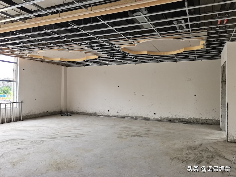 抢工期抓进度施工方案,抢时间赶工期重点项目五一忙不停